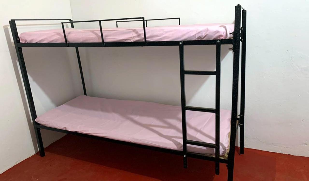 Hostel Seinfeld's *